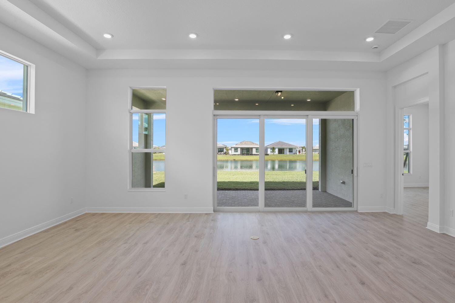 5385 Hutchinson Way — photo 11