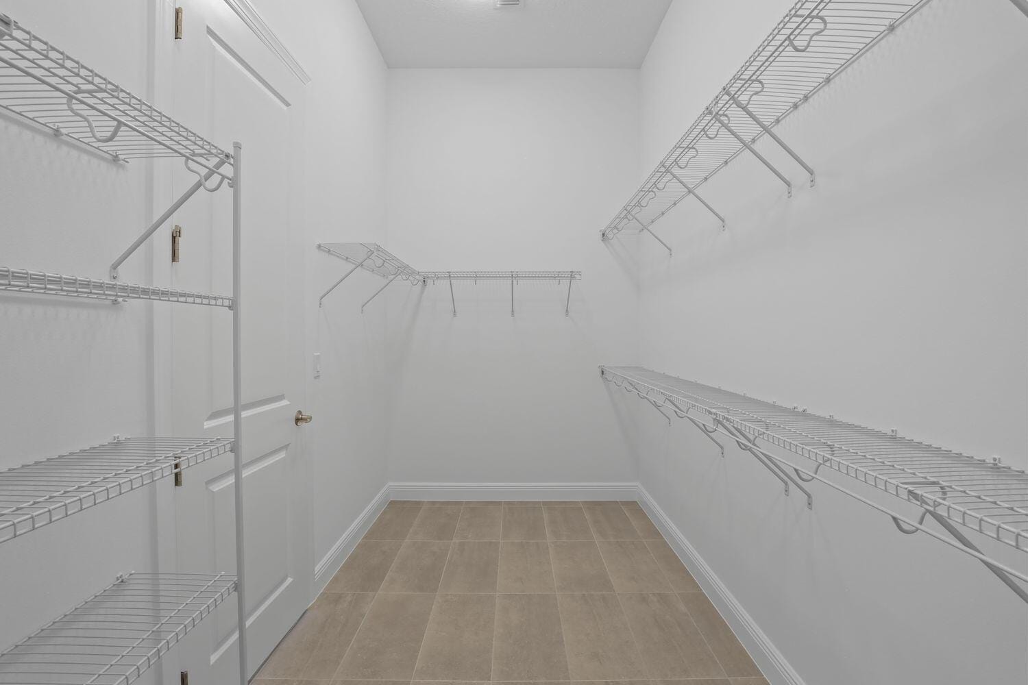 5385 Hutchinson Way — photo 7