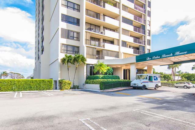 5600 N Flagler Drive 1404, West Palm Beach, FL 33407