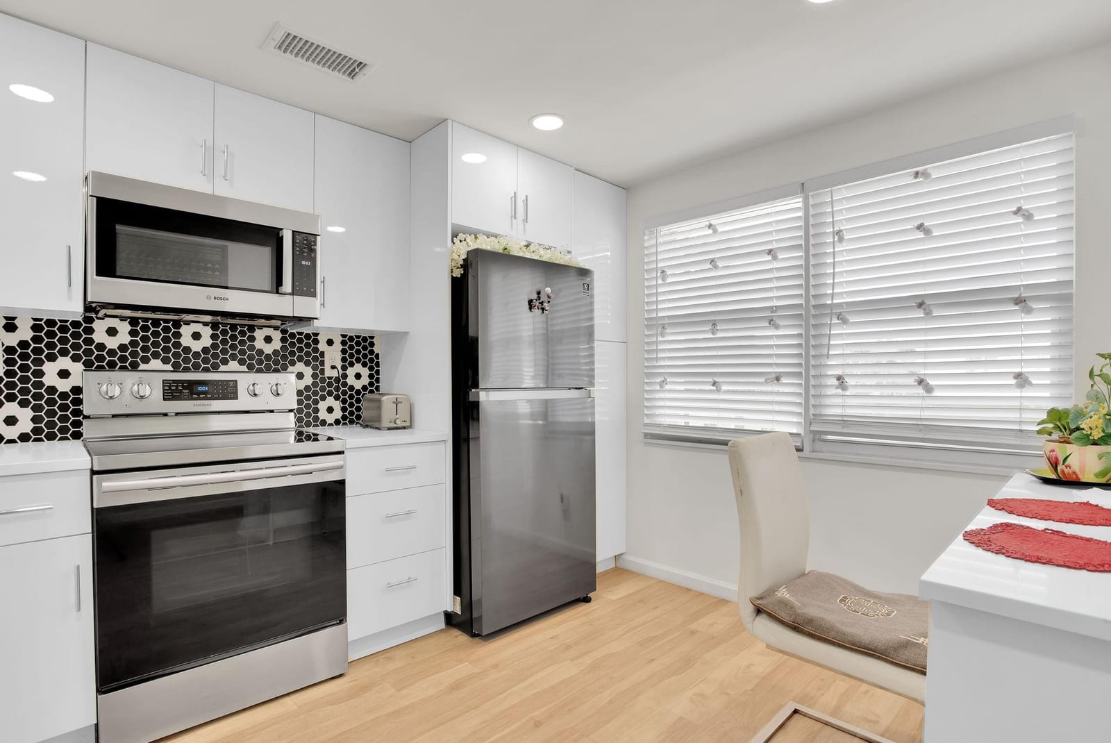 4402 Martinique Court L3 — photo 4