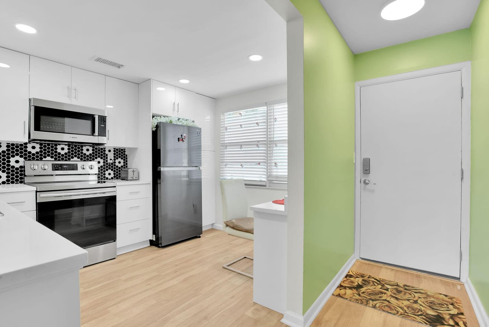 4402 Martinique Court L3 — photo 8