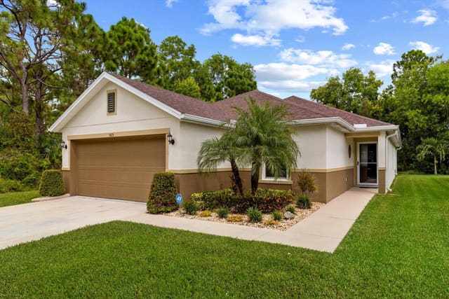 5815 NW Pine Trail Circle, sold in Pine Trace Third Replat, Port St Lucie, FL