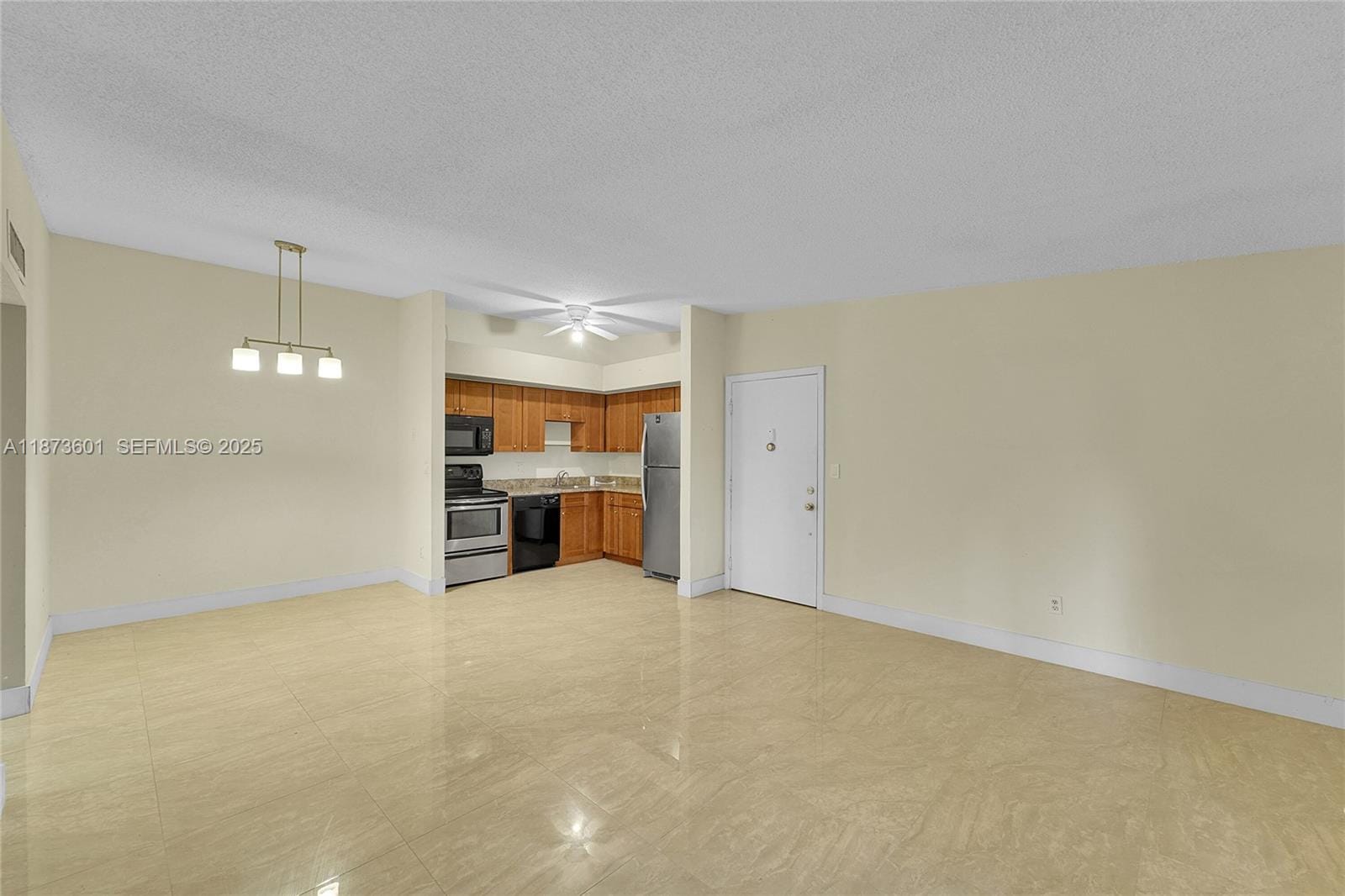 9644 S Belfort Circle 211 — photo 3