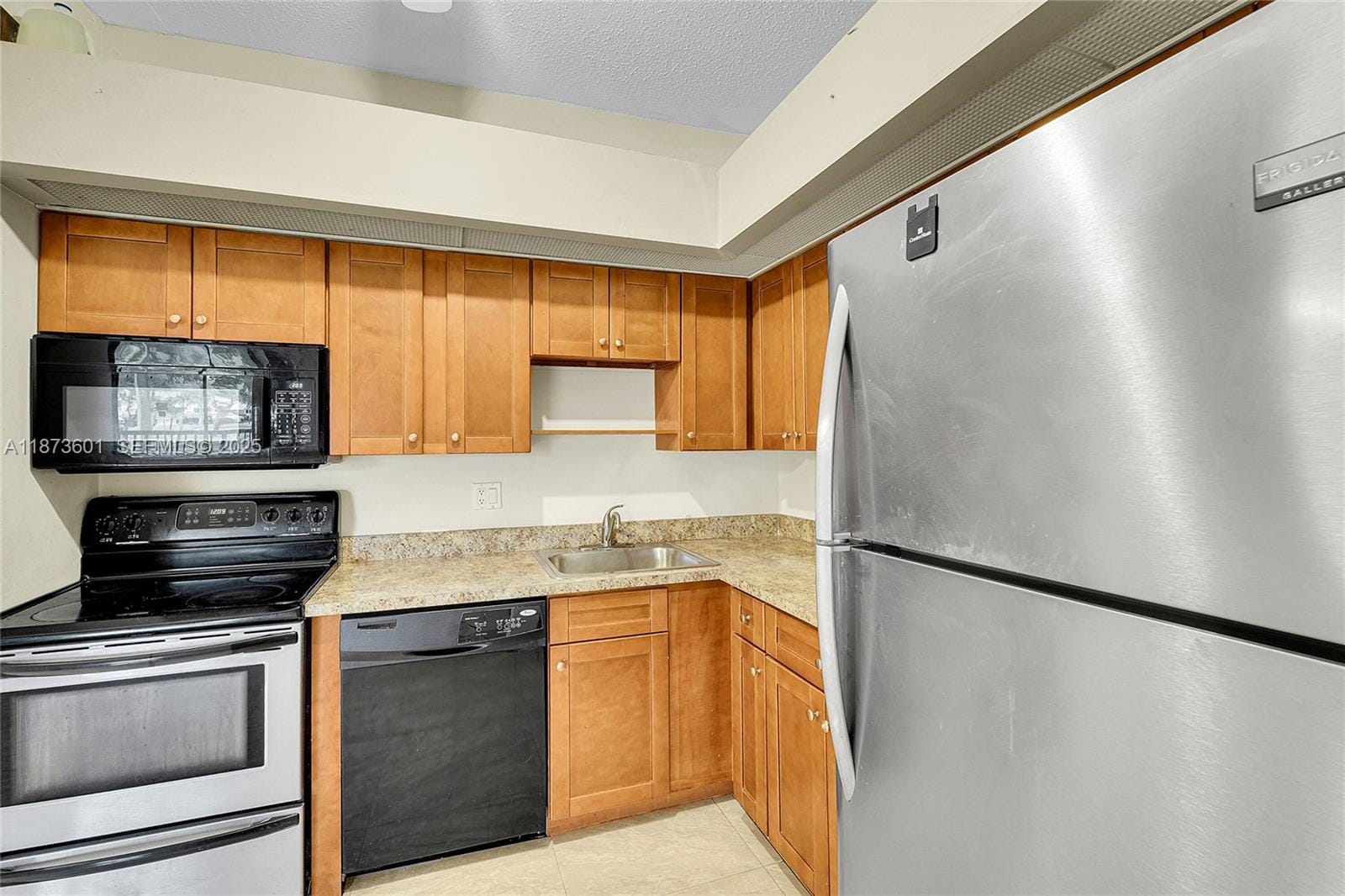 9644 S Belfort Circle 211 — photo 5