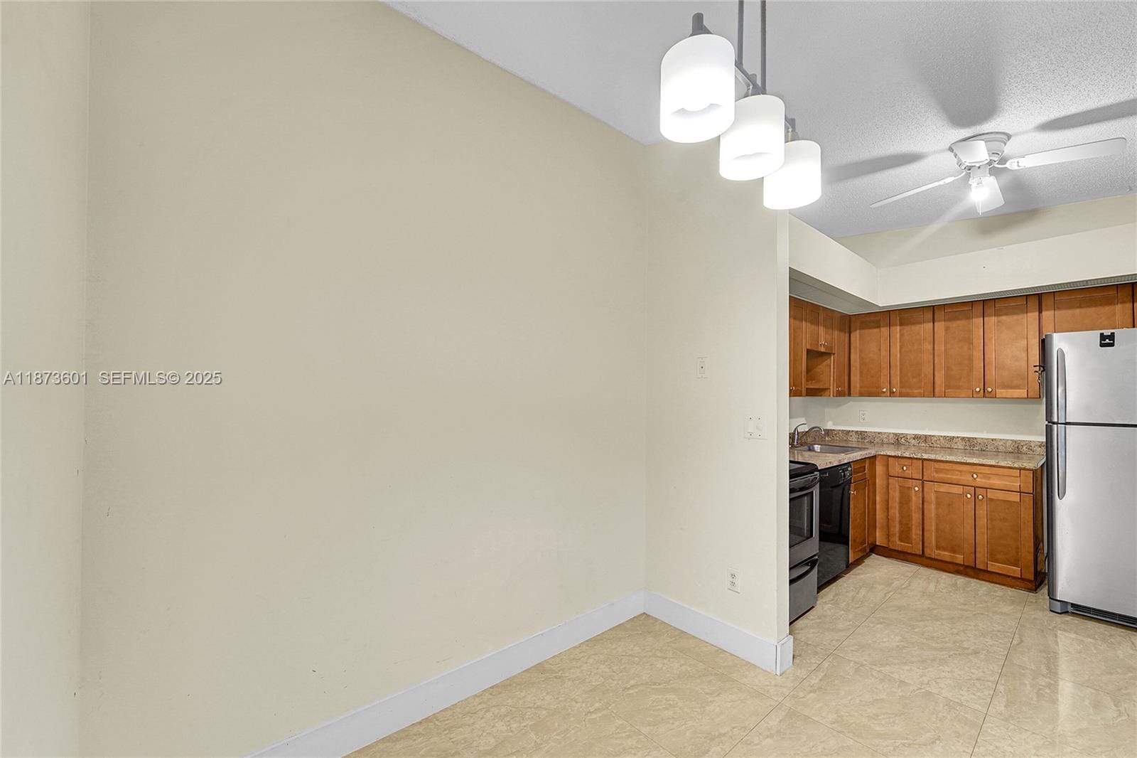 9644 S Belfort Circle 211 — photo 6