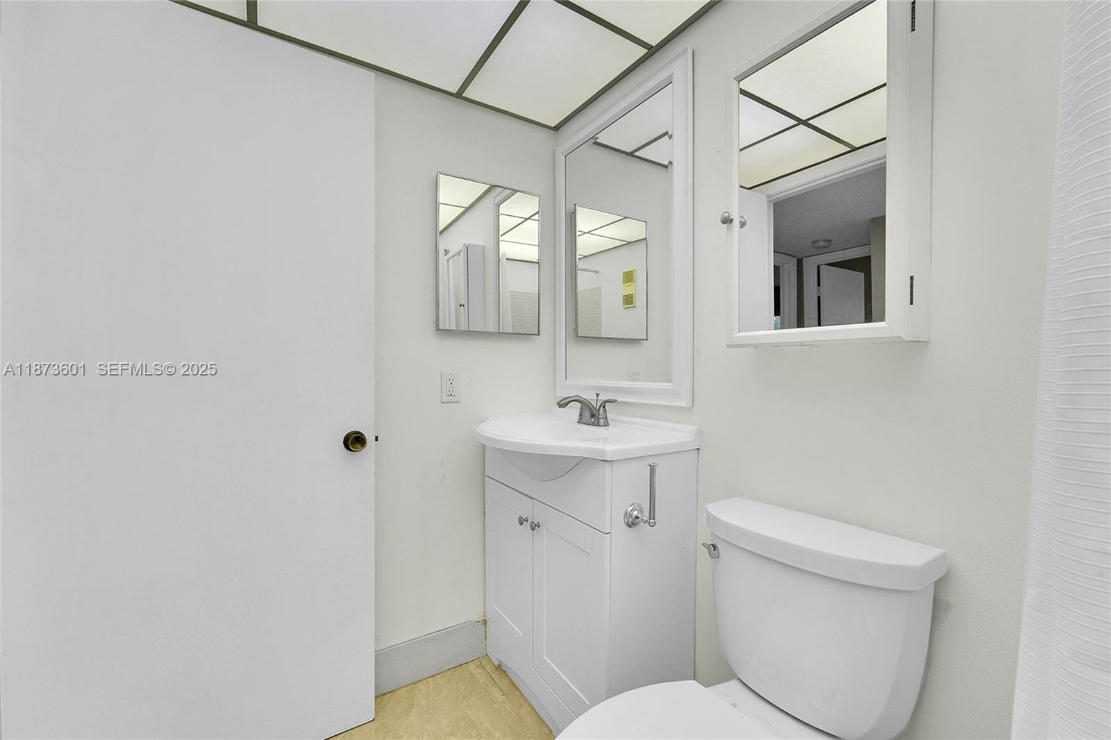 9644 S Belfort Circle 211 — photo 8