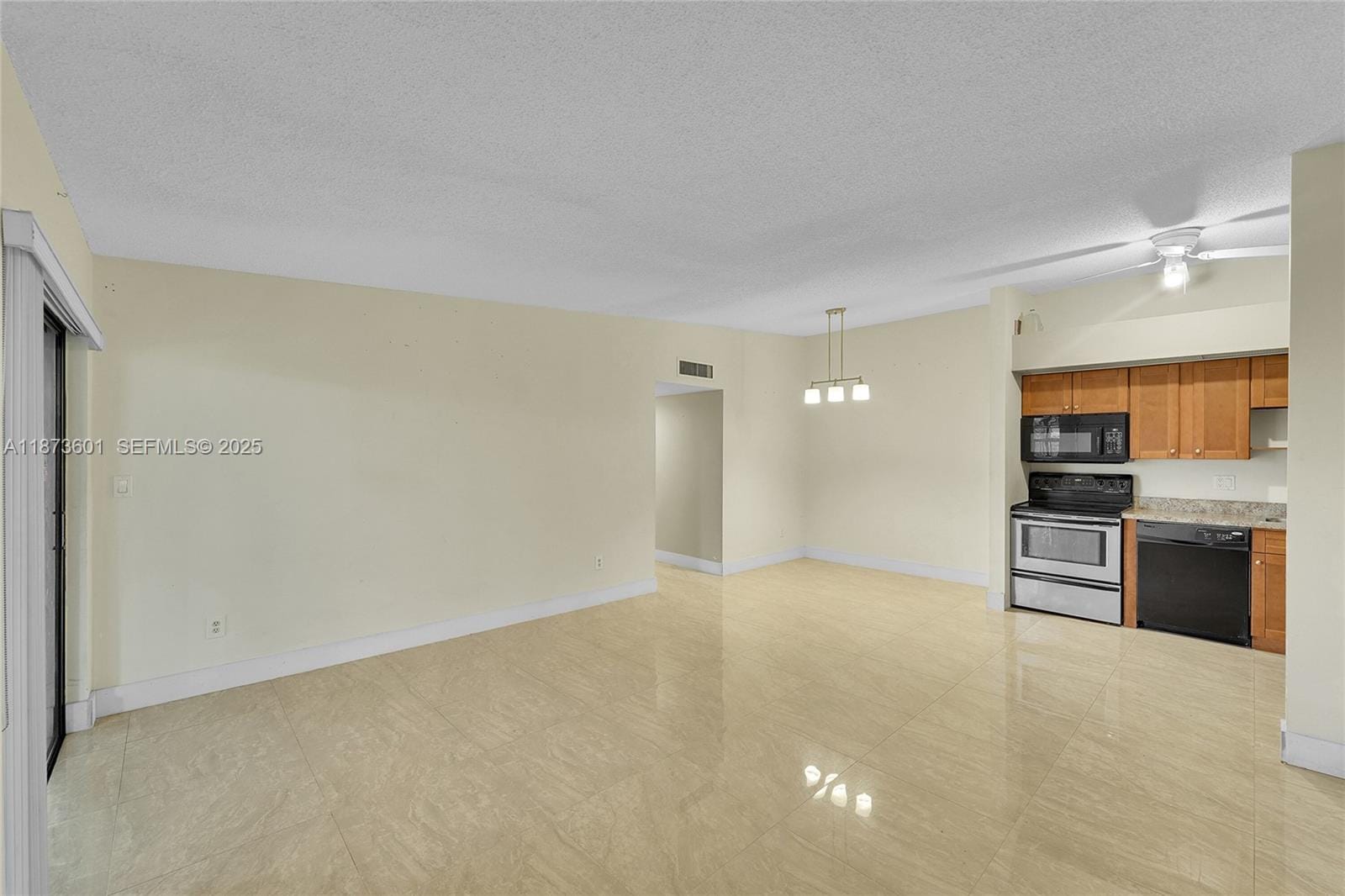 9644 S Belfort Circle 211, Tamarac, FL 33321