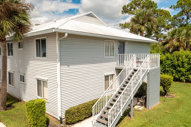 239 SE Village Drive 239, sold in The Fountains Of St Lucie, Port St Lucie, FL