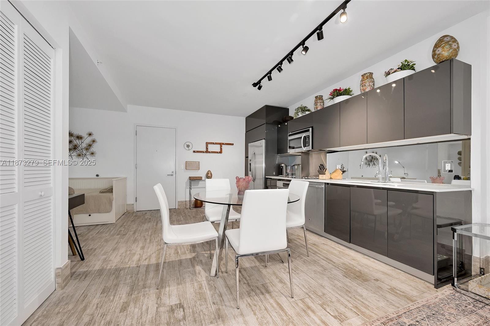 31 SE 6th Street 304, Miami, FL 33131 photo 14