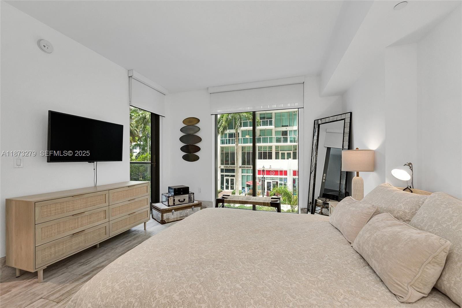31 SE 6th Street 304, Miami, FL 33131 photo 22