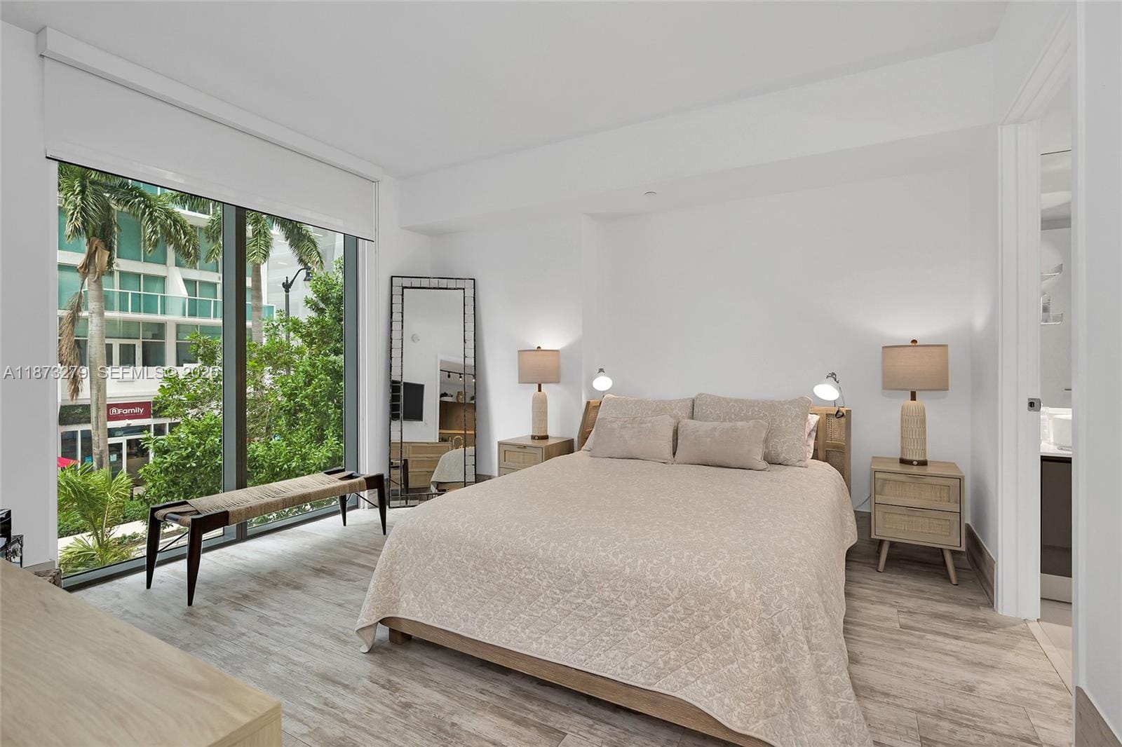 31 SE 6th Street 304, Miami, FL 33131 photo 23