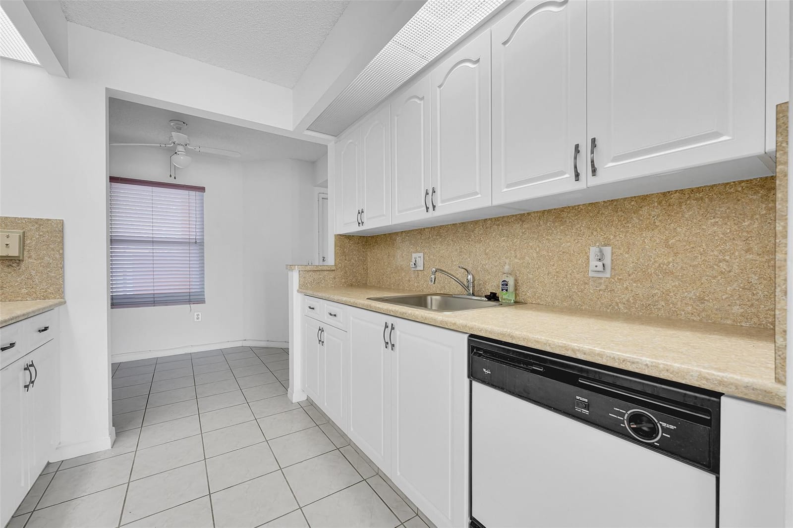 571 SW 141 St Avenue 204N, Pembroke Pines, FL 33027 photo 14