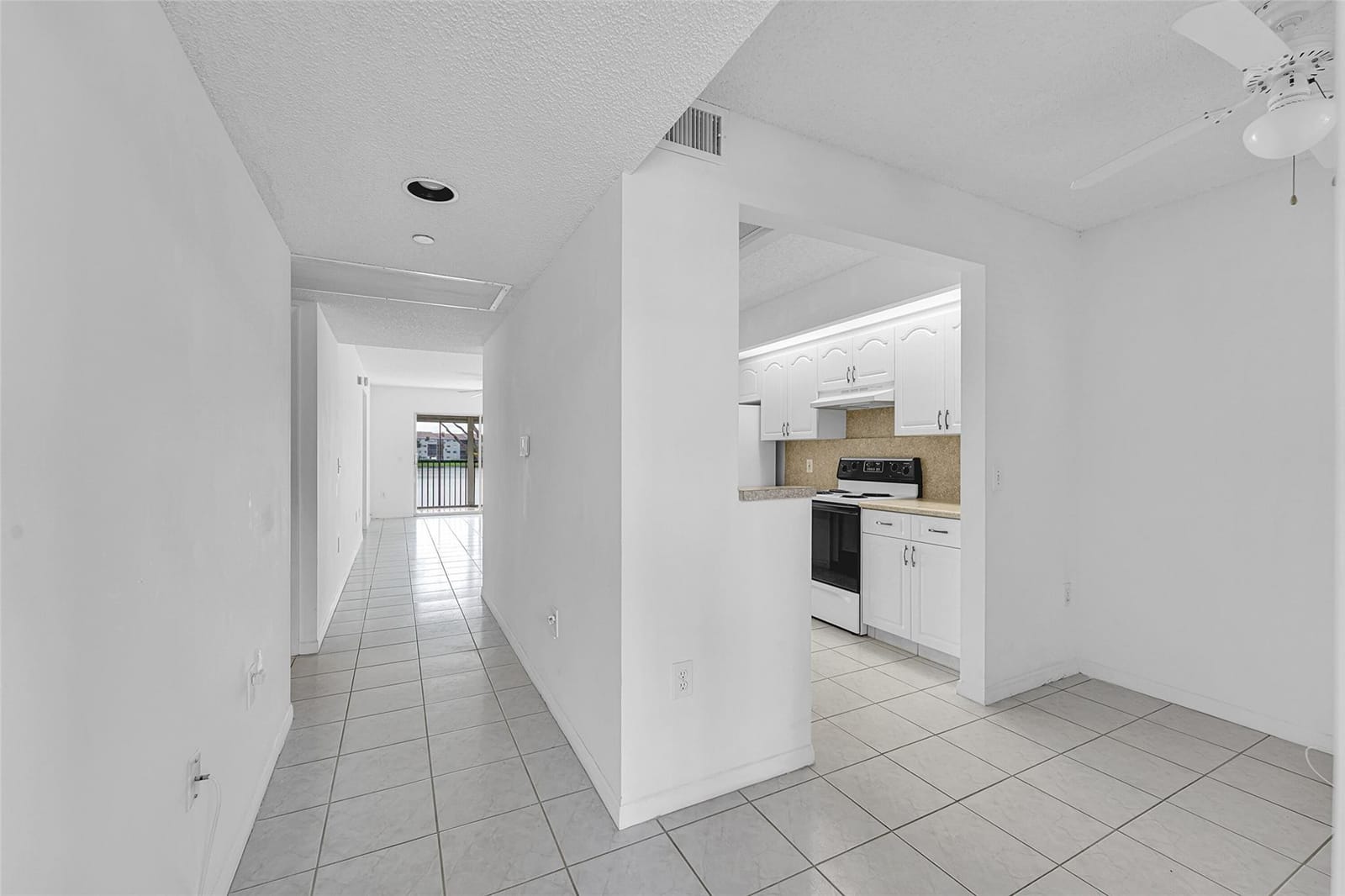 571 SW 141 St Avenue 204N, Pembroke Pines, FL 33027 photo 16