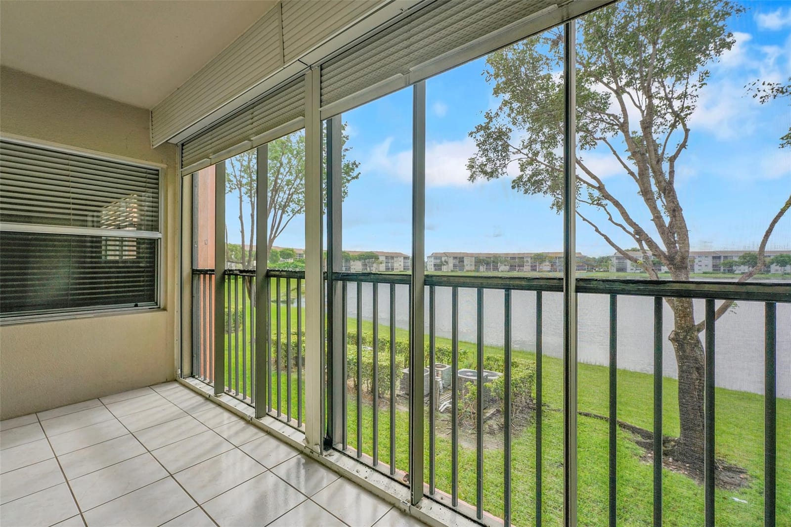 571 SW 141 St Avenue 204N, Pembroke Pines, FL 33027 photo 4