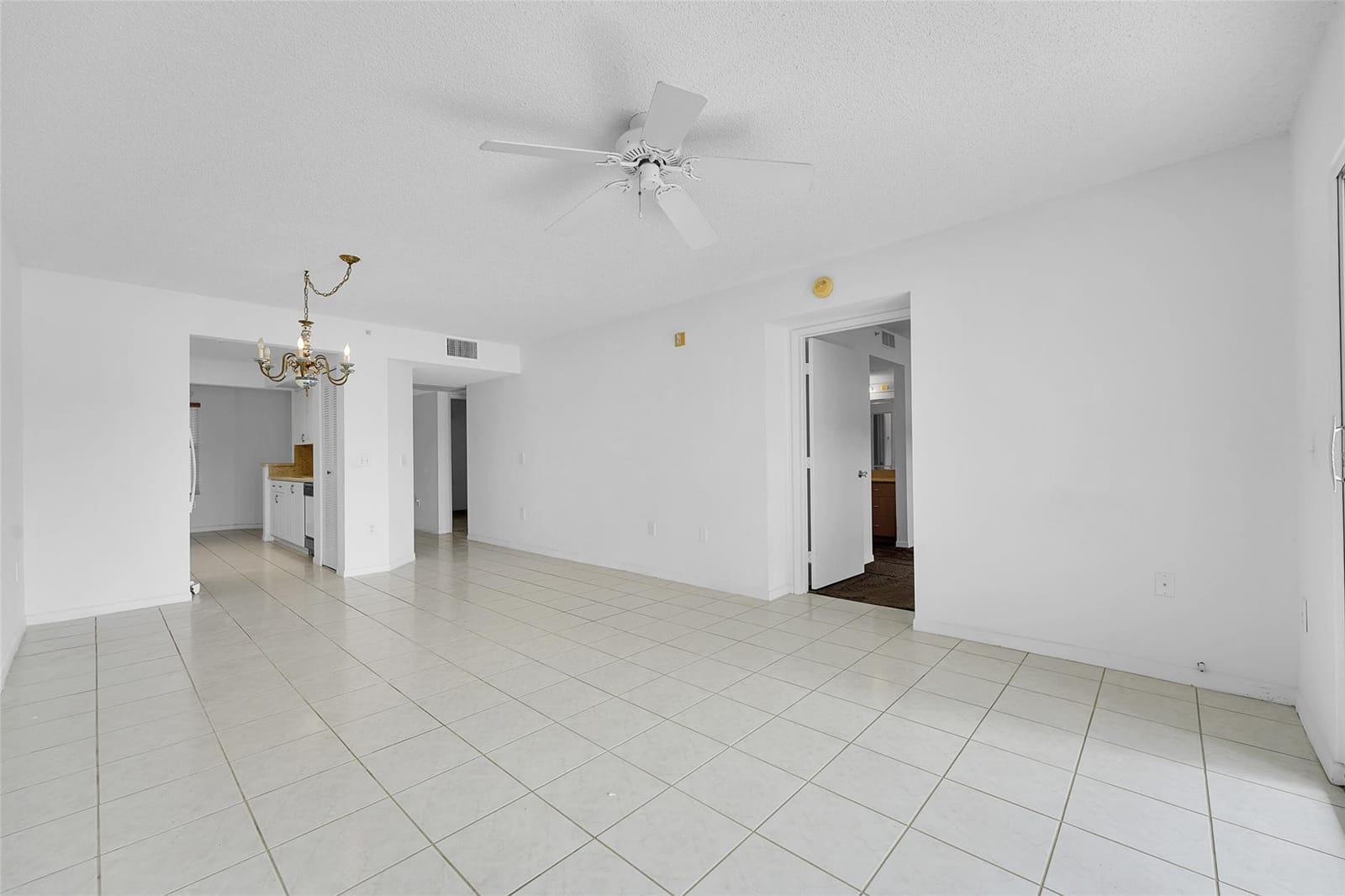 571 SW 141 St Avenue 204N, Pembroke Pines, FL 33027 photo 9