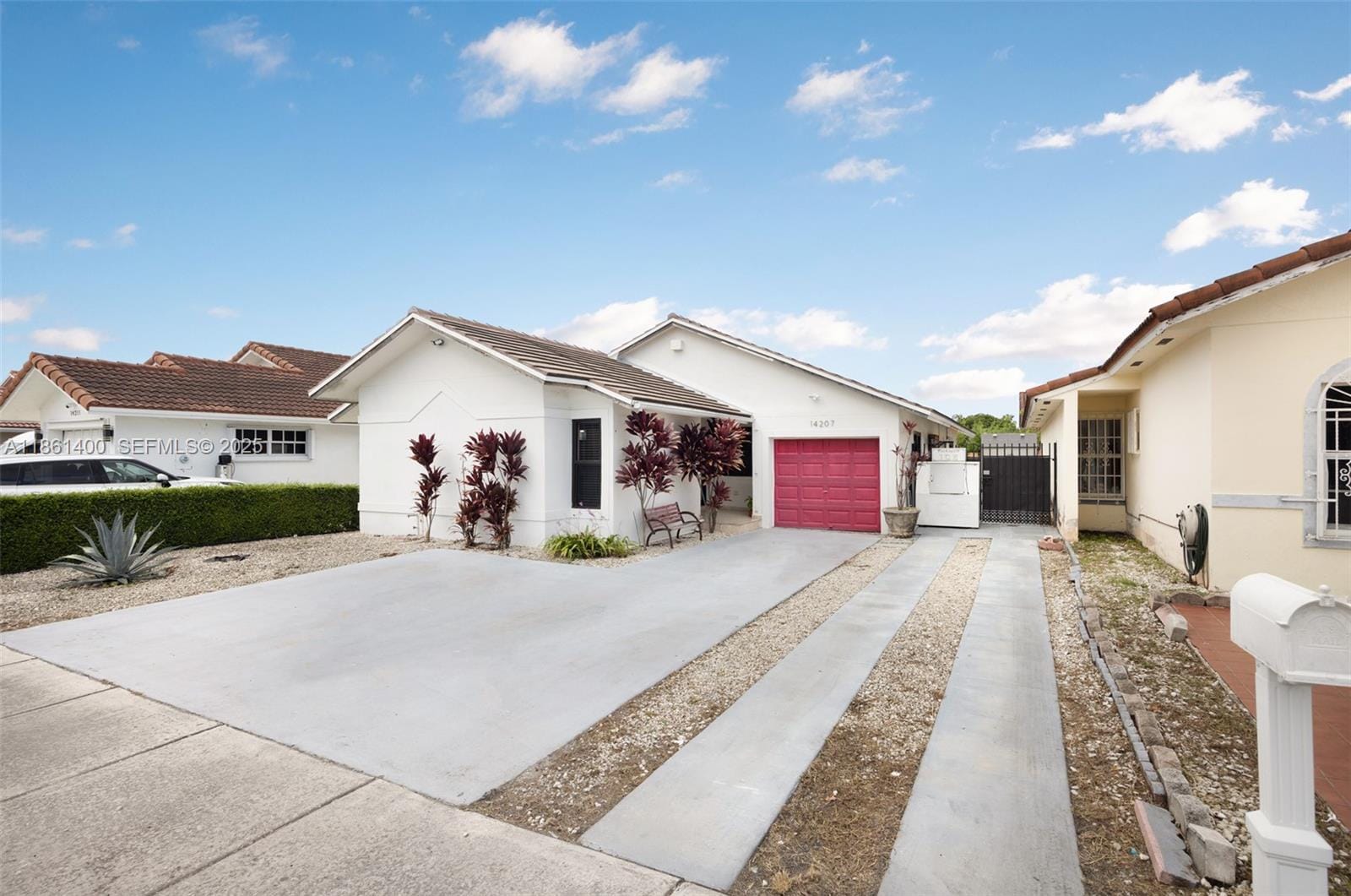 14207 SW 48th Lane, Miami, FL 33175