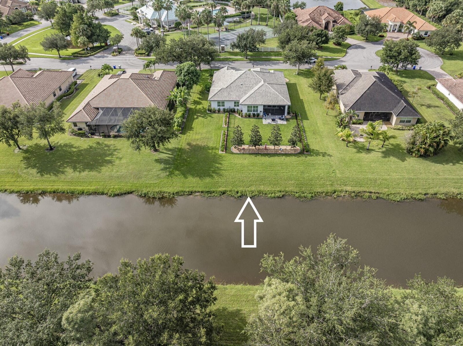 8300 Meredith Place, Vero Beach, FL 32968 photo 4
