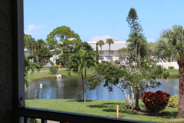 1522 SE Royal Green Circle P-204, sold in Midport Place I, A Condominium, Port St Lucie, FL