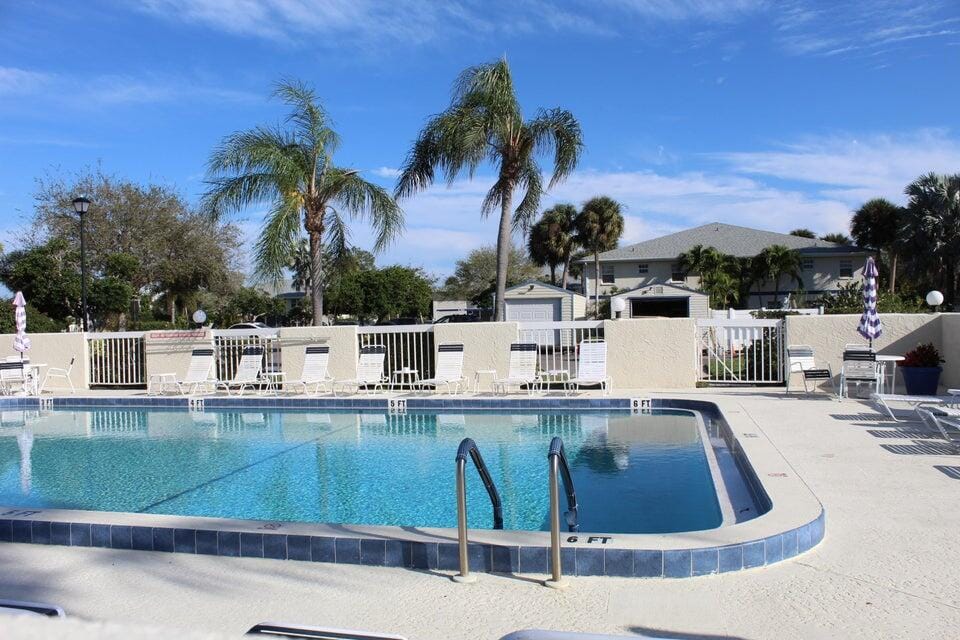 1522 SE Royal Green Circle P-204, Port St. Lucie, FL 34952 photo 1