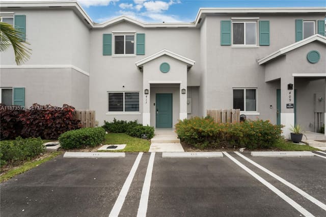 413 NW 12th Place, sold in Forest Park Villas, Florida City, FL