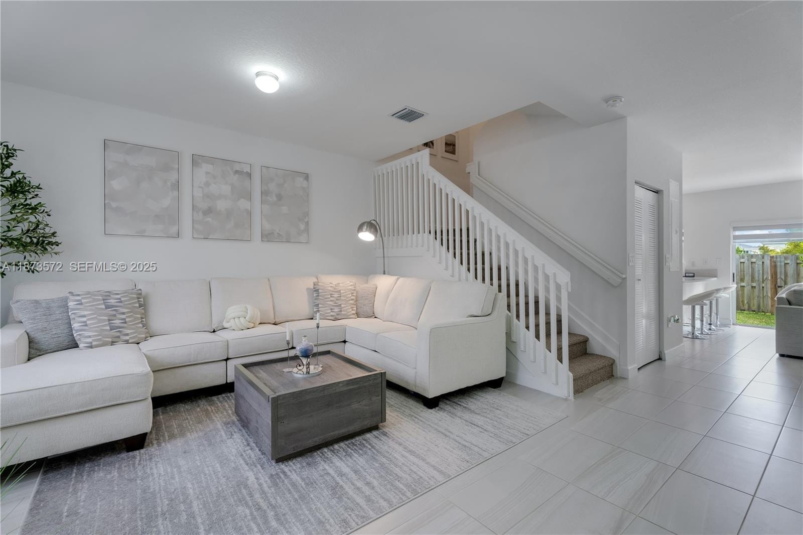 413 NW 12th Place, Florida City, FL 33034 photo 2