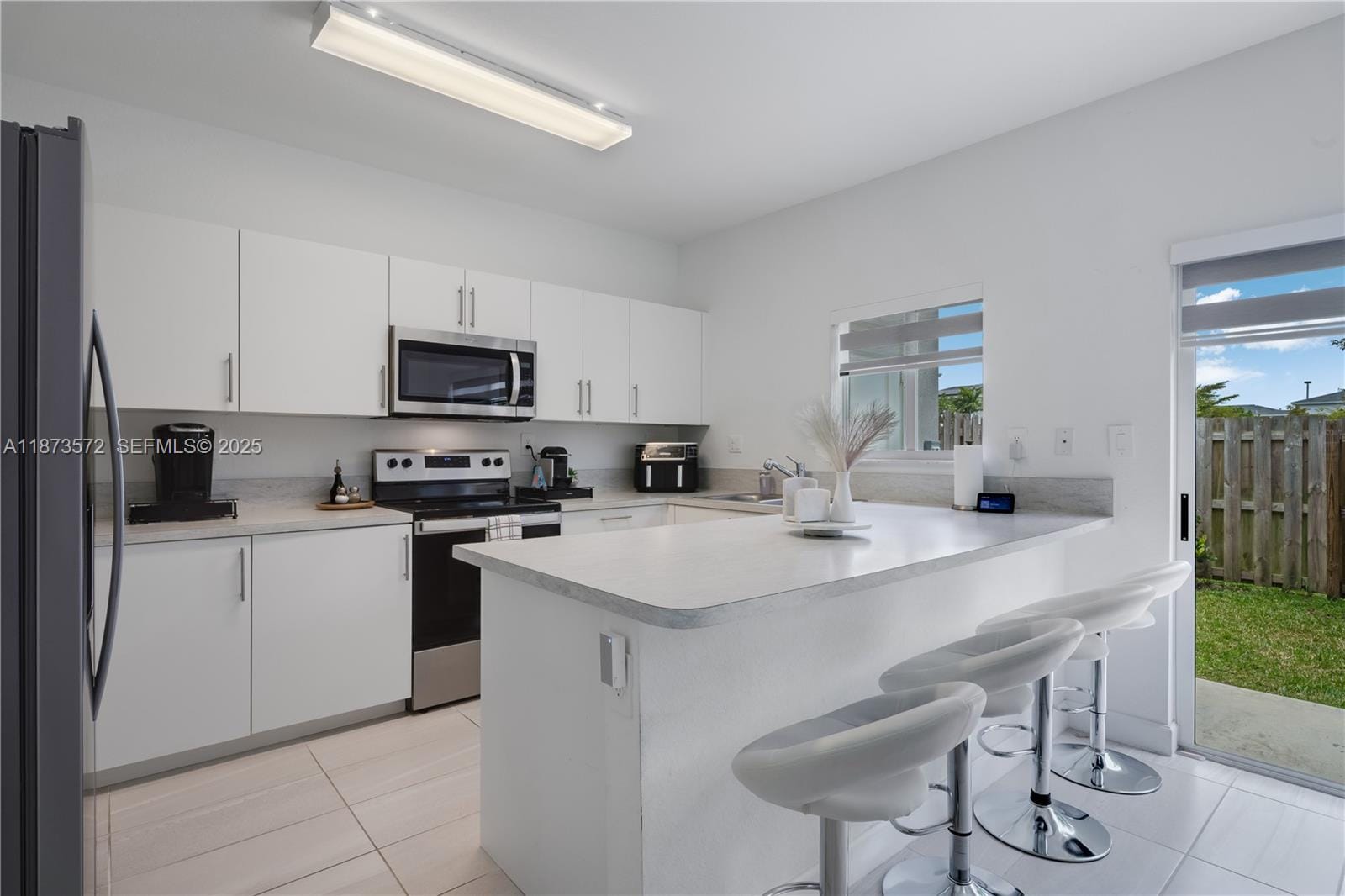 413 NW 12th Place, Florida City, FL 33034 photo 4