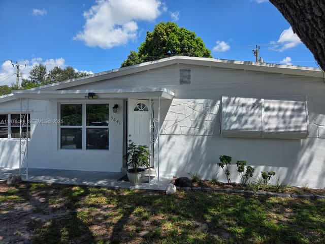 5641 Simms Street, sold in Playland Estates, Hollywood, FL