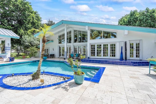 783 W Coco Plum Circle, sold in Jacaranda Area 12, Plantation, FL