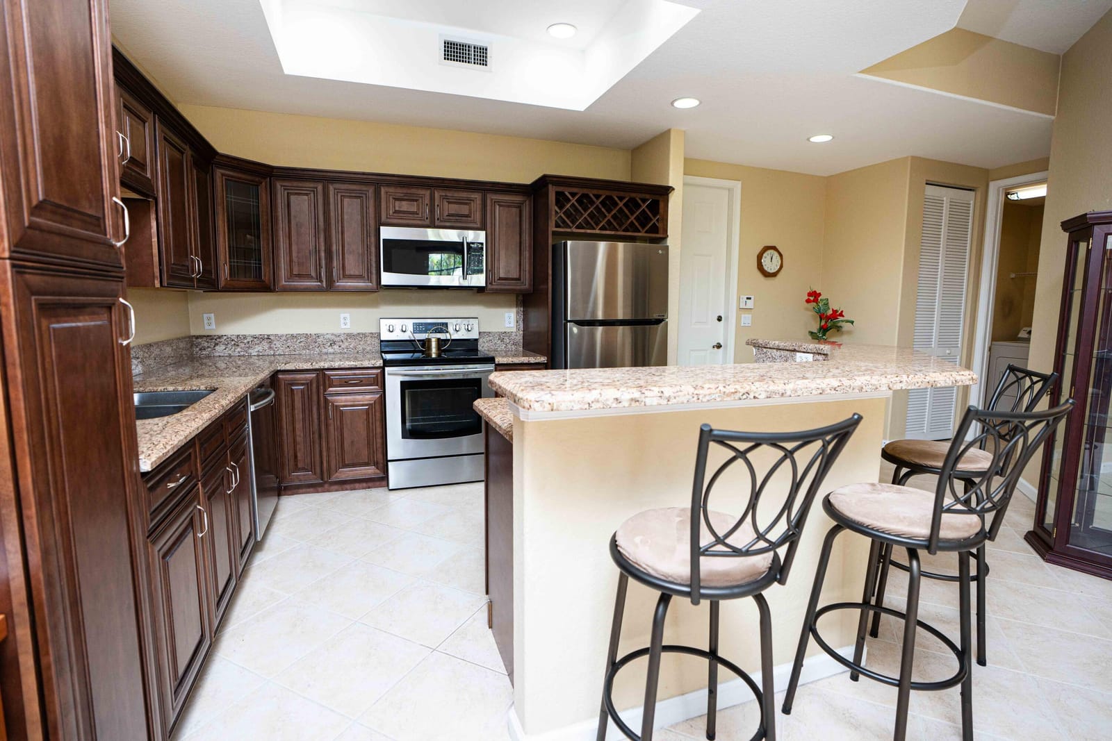 10520 SW Stephanie Way 2103 — photo 4