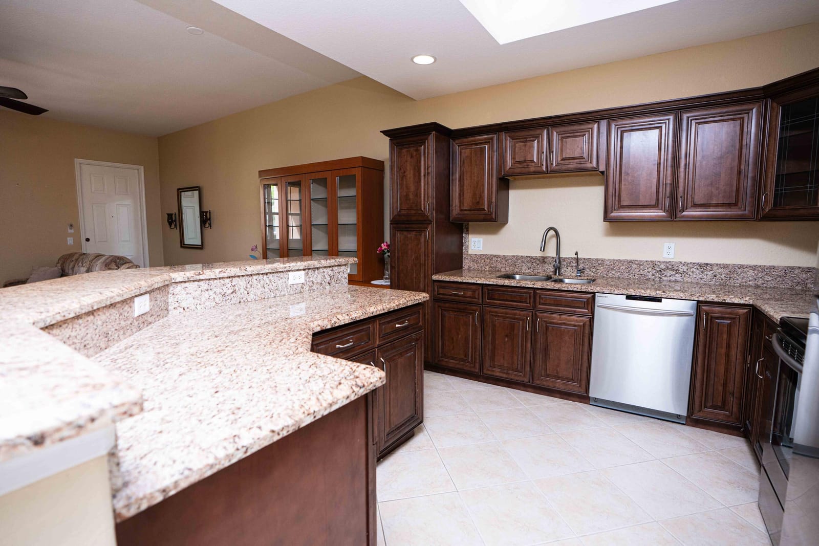 10520 SW Stephanie Way 2103 — photo 6