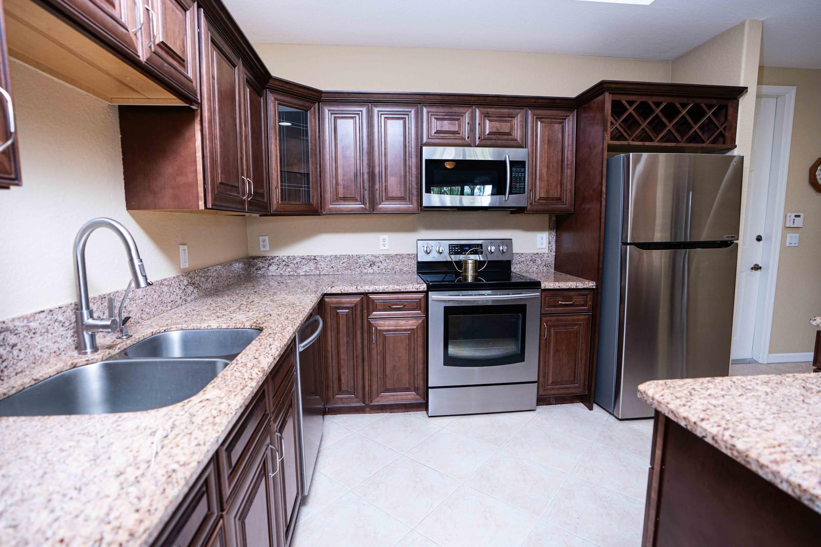 10520 SW Stephanie Way 2103 — photo 7