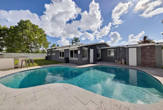 1700 NW 28 Avenue, Fort Lauderdale, FL 33311
