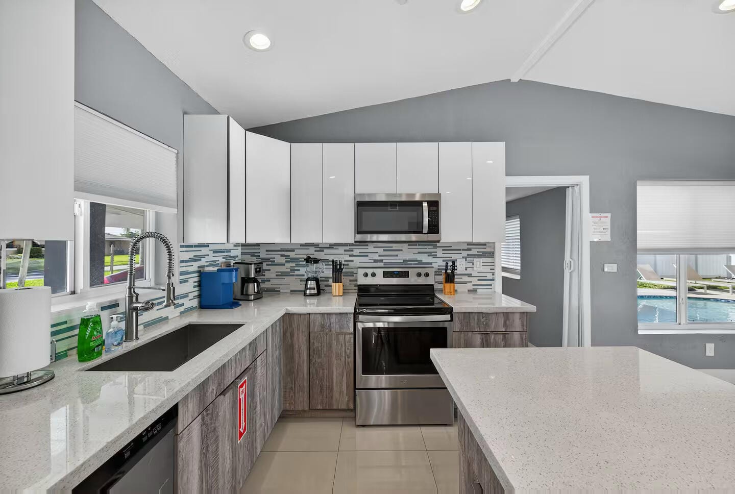 1700 NW 28 Avenue, Fort Lauderdale, FL 33311 photo 3