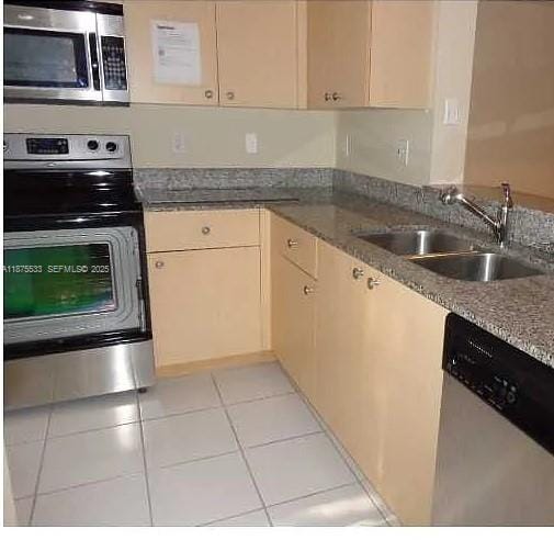 2516 Centergate Drive 308, Miramar, FL 33025 photo 2