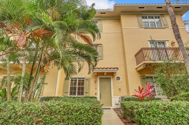 119 Osceola Lane, Jupiter, FL 33458