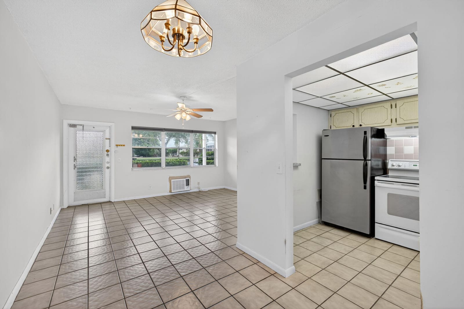 7 Dorchester A, West Palm Beach, FL 33417 photo 2