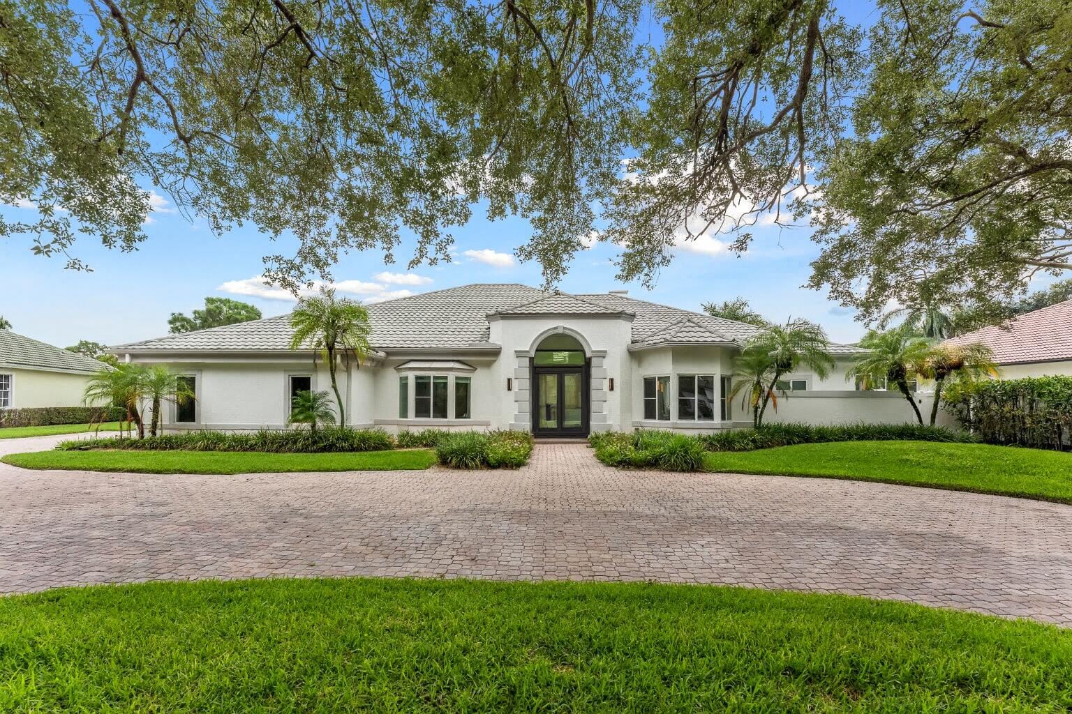 2670 Tecumseh Drive, West Palm Beach, FL 33409 photo 2