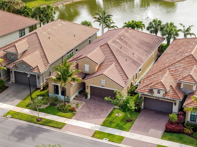 9530 Karlberg Way, sold in Four Seasons Condo, Fort Lauderdale, FL