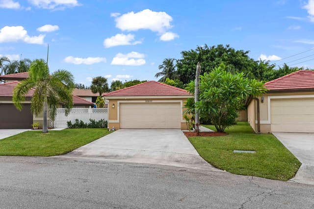 12207 Brisbane Lane, sold in Wellington Downs, Wellington, FL