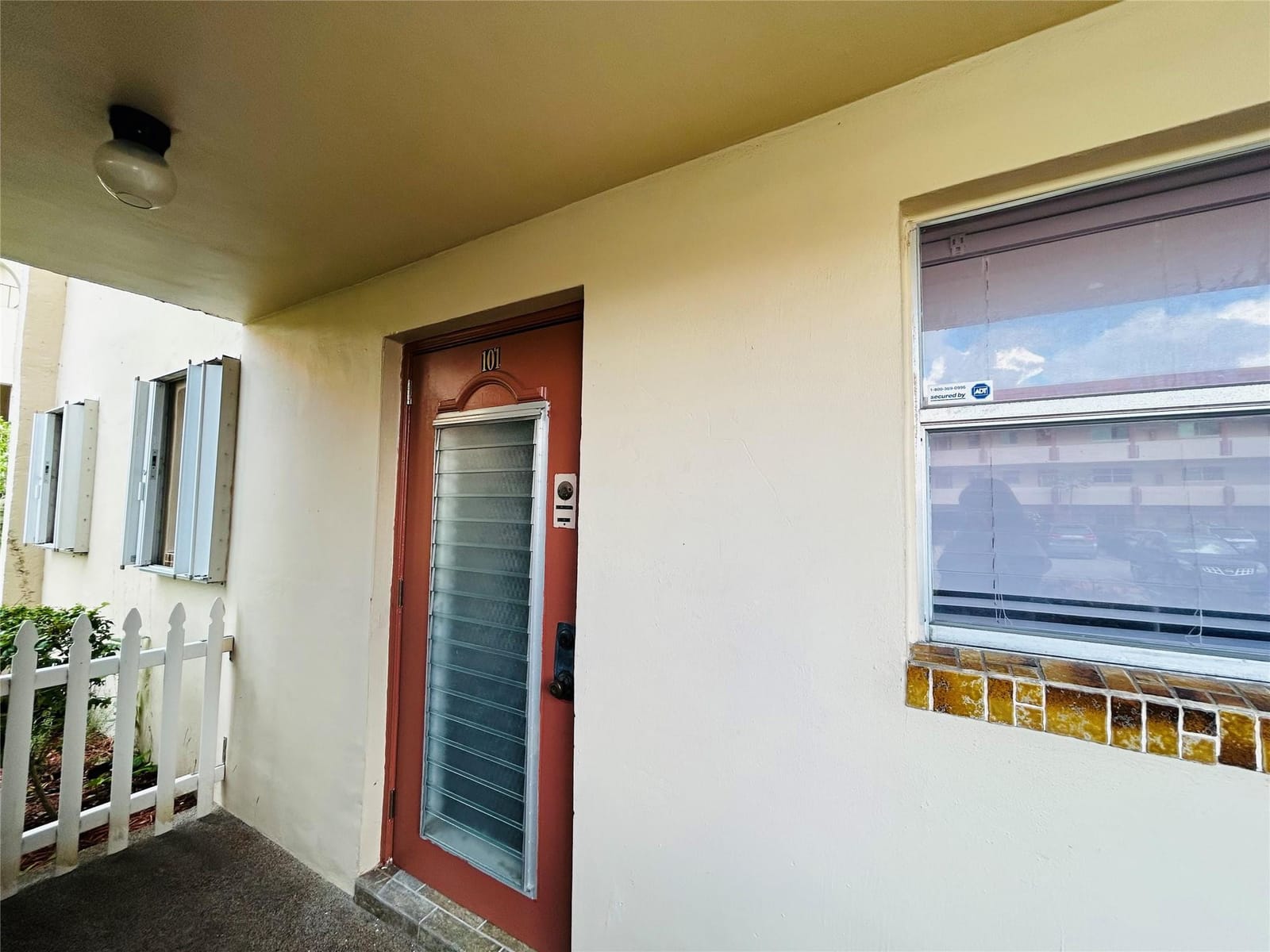 2871 E Sunrise Lakes Drive 101, Sunrise, FL 33322 photo 14