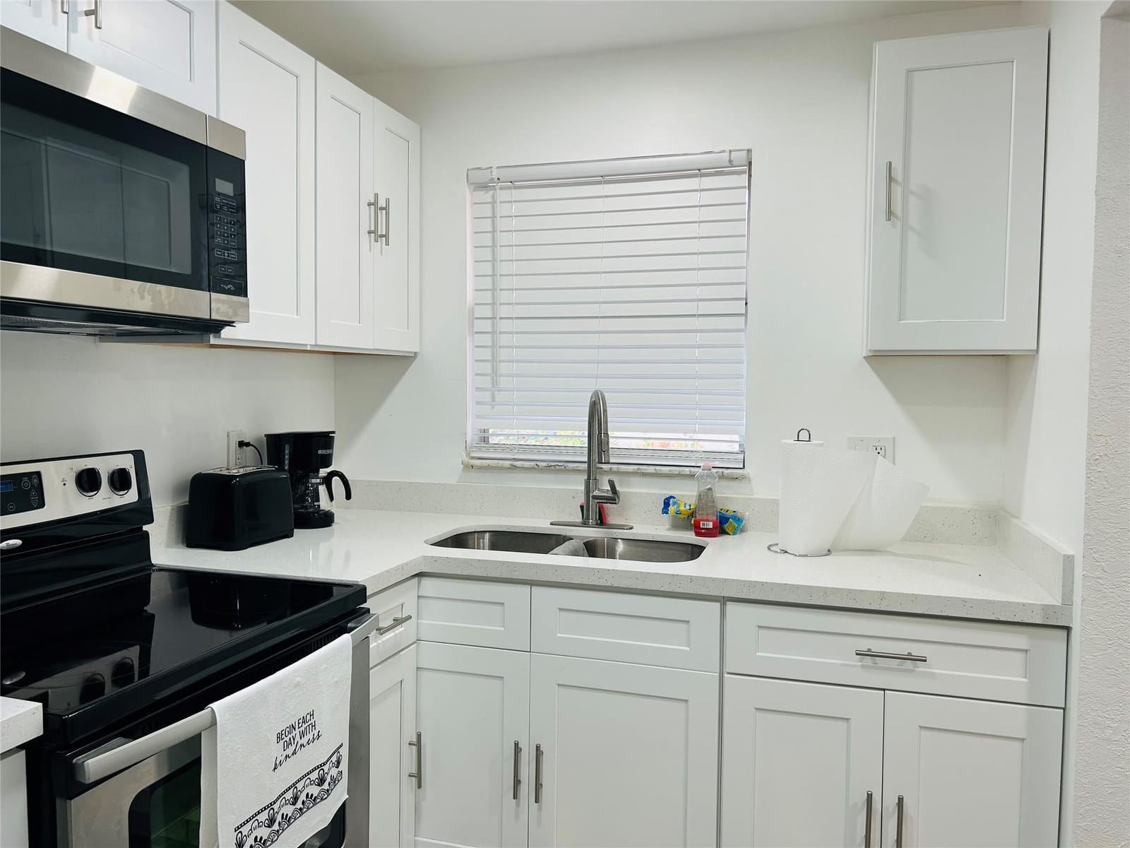 2871 E Sunrise Lakes Drive 101 — photo 3