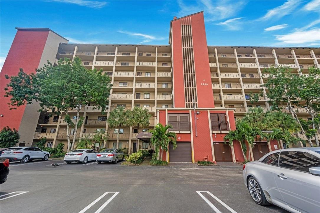 2206 S Cypress Bend Drive 208, Pompano Beach, FL 33069, Pompano Beach