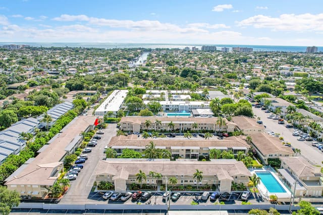 2115 NE 42nd Court 110n, sold in Venetian Park Gardens, Lighthouse Point, FL