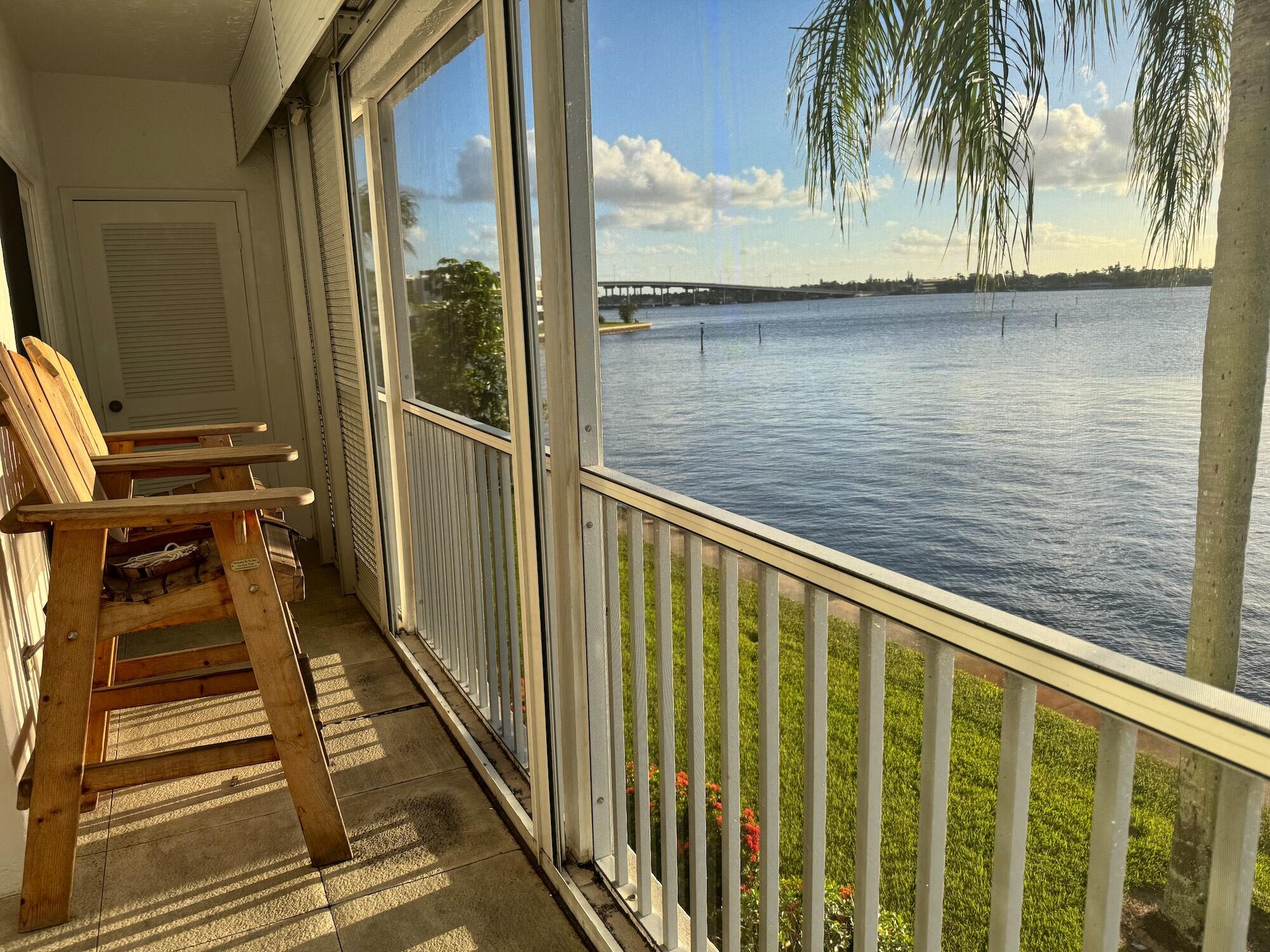 1868 SW Palm City Road 202, Stuart, FL 34994, Stuart