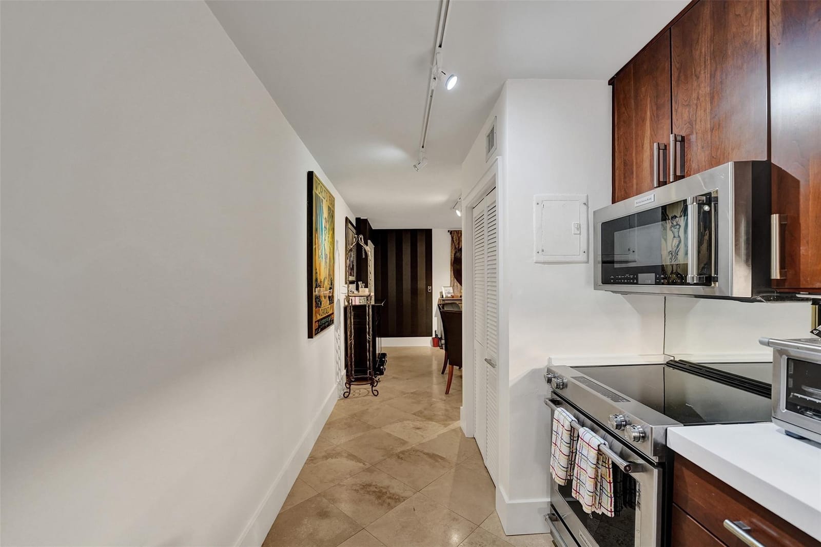 200 NE 19th Court 107M, Wilton Manors, FL 33305 photo 18