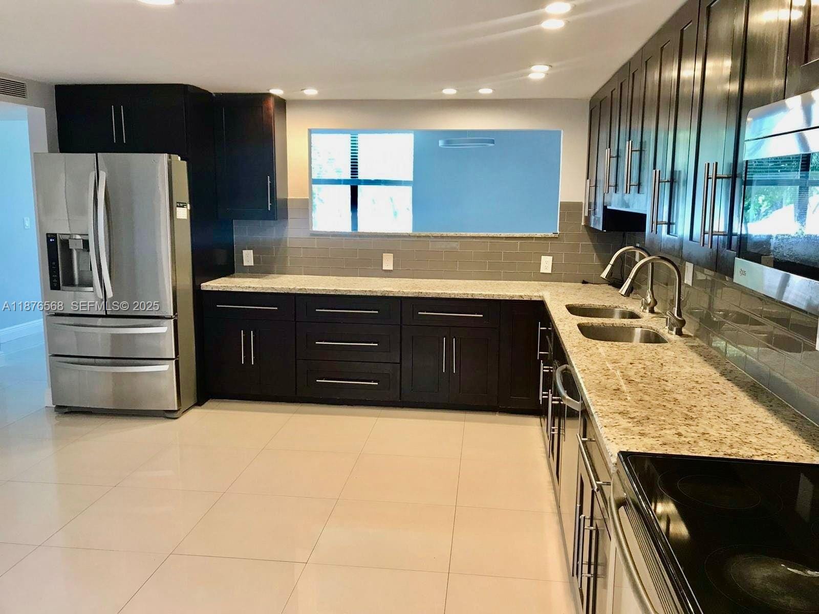 20381 NE 30th Avenue 206-7 — photo 3