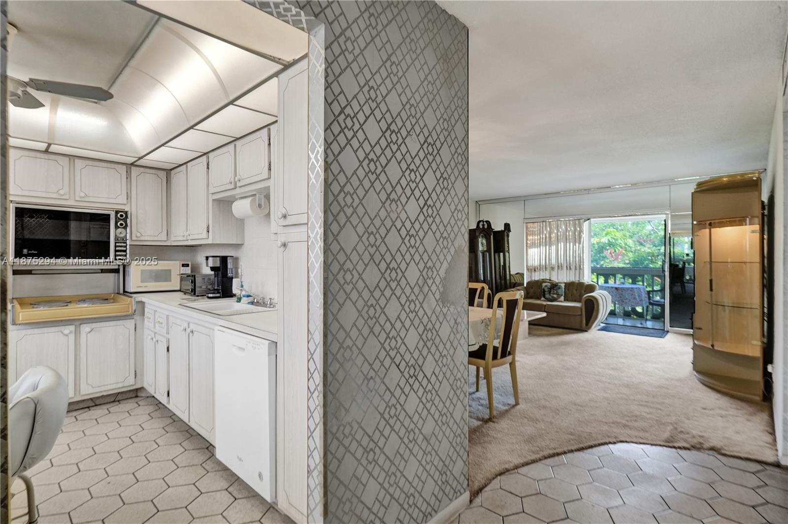 218 NE 12th Avenue 302, Hallandale Beach, FL 33009 photo 23