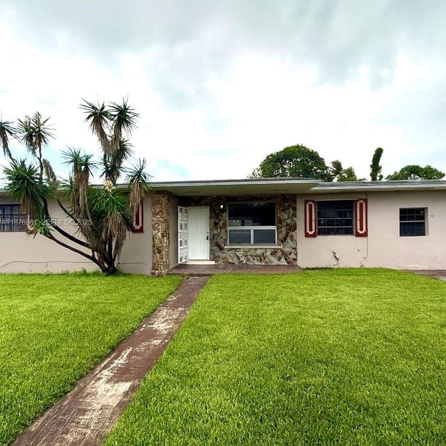 2920 NW 179th Street, Miami Gardens, FL 33056