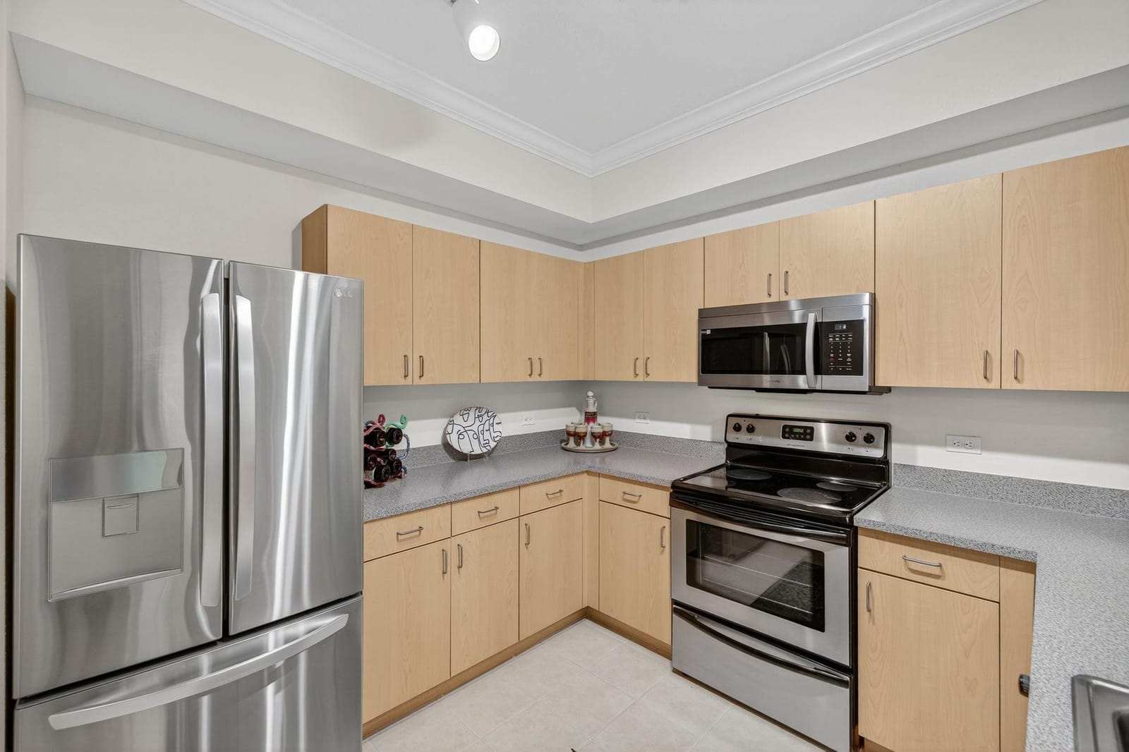 533 NE 3rd Avenue 531, Fort Lauderdale, FL 33301 photo 14