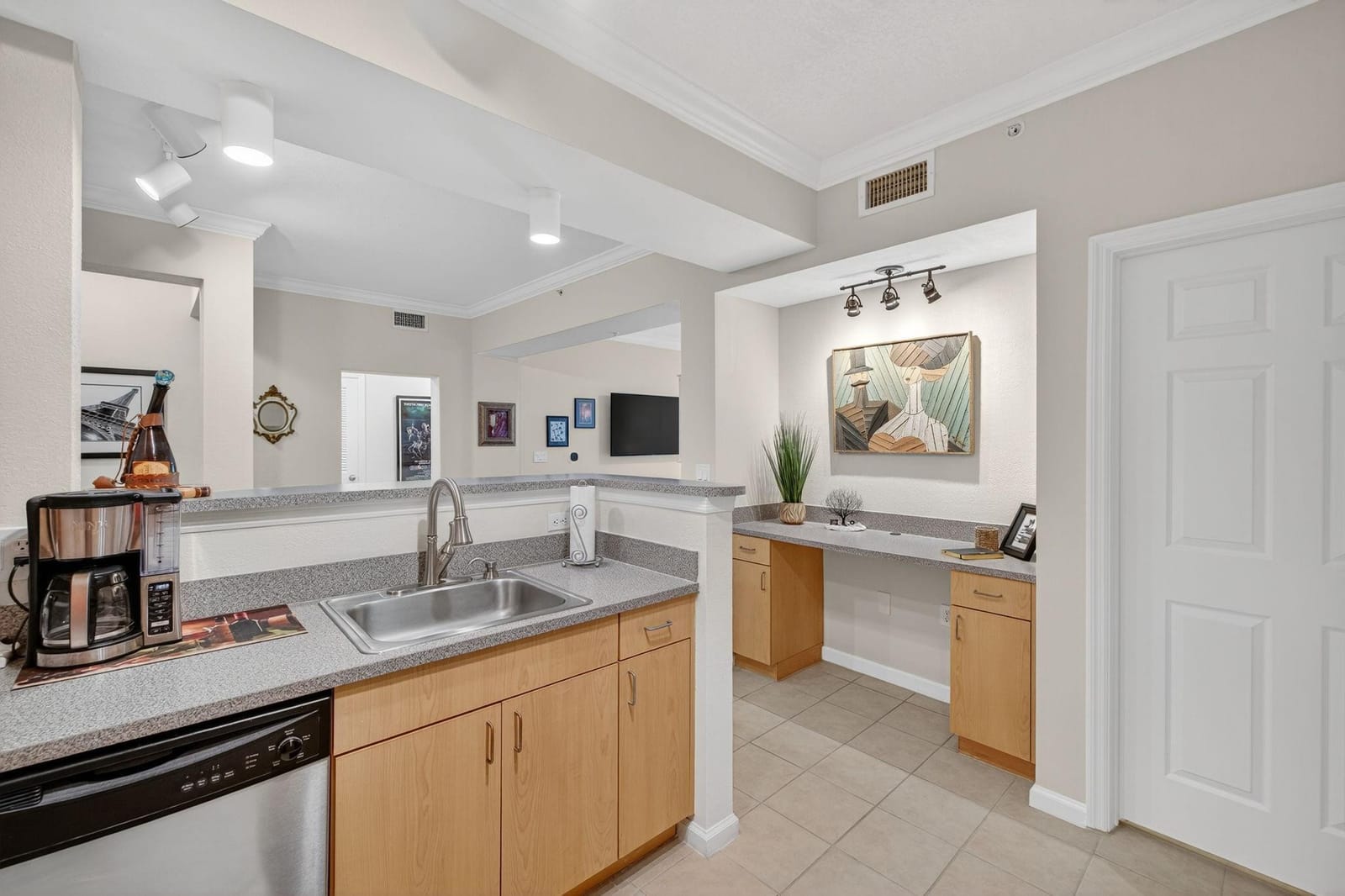 533 NE 3rd Avenue 531, Fort Lauderdale, FL 33301 photo 17